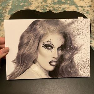 Jeffree Star Cremated Palette